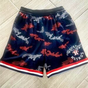 Boys MLB Houston Astros Digital Camo & Stripe Athletic Shorts - NWOT size Medium